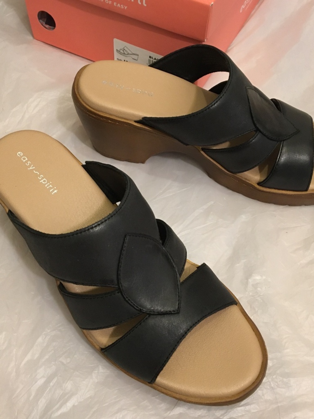NWT Easy Spirit Leather Sandals Heels
